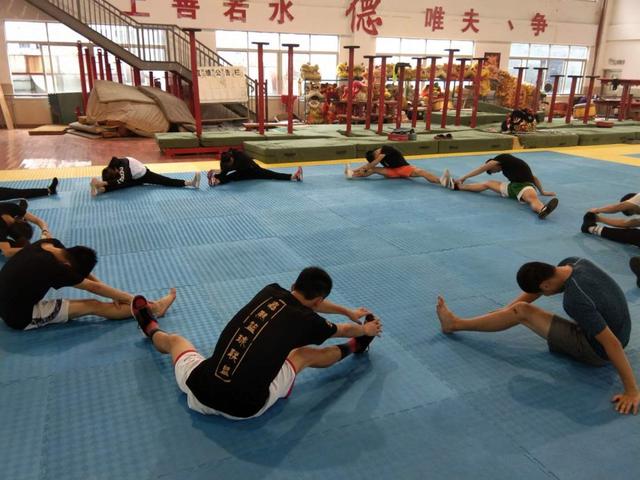 球速体育 17818